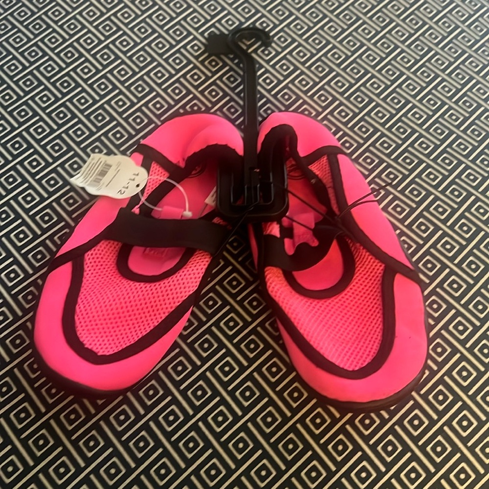 Kids boat shoes size 11-12 NWT
